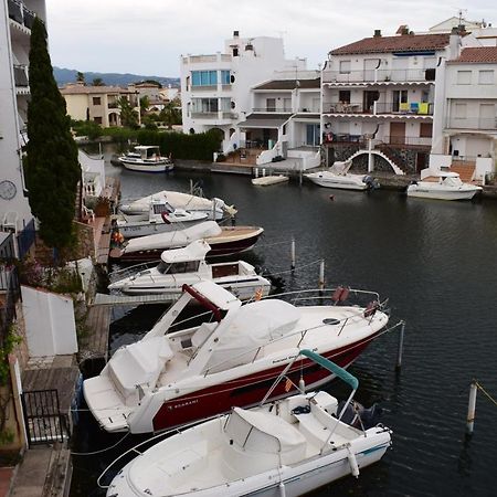 Apartamento Con Bonitas Vistas Al Canal Ref 337 艾姆布里亚布拉瓦 外观 照片